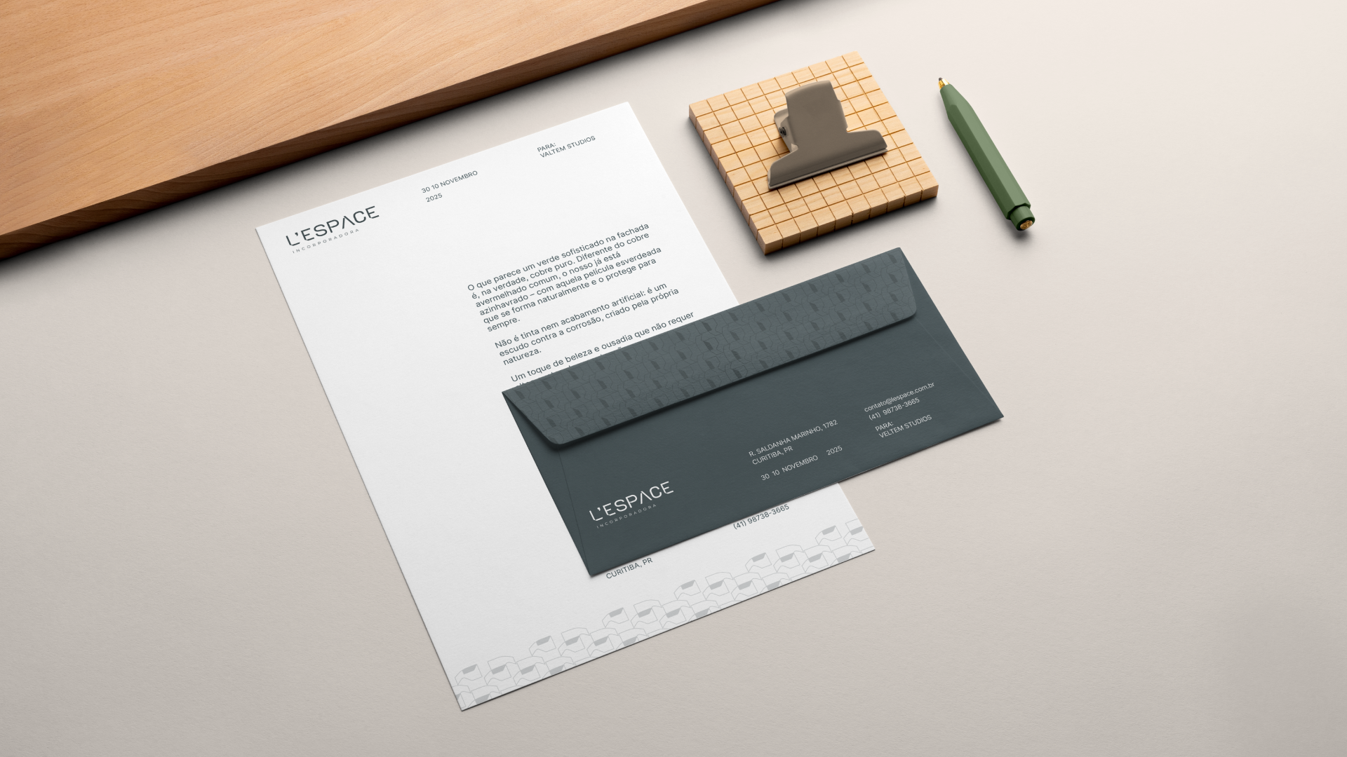 l'espace envelope timbrado